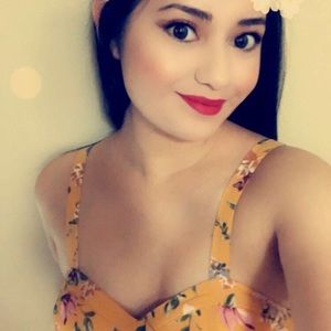 Meet your Posher, Yajaira